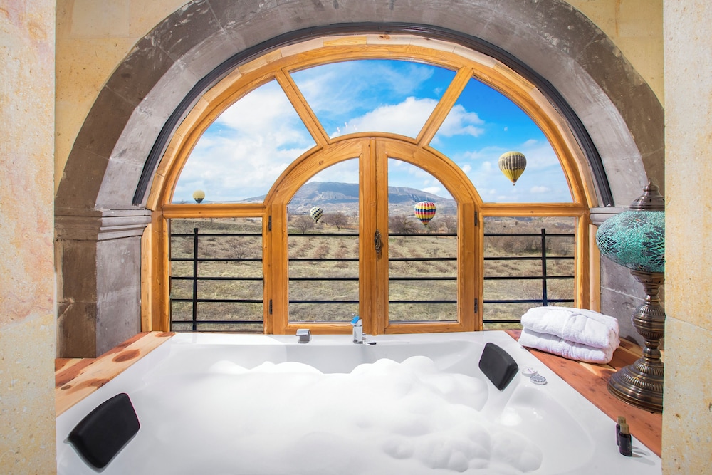 Moonstone in Cappadocia 21/47