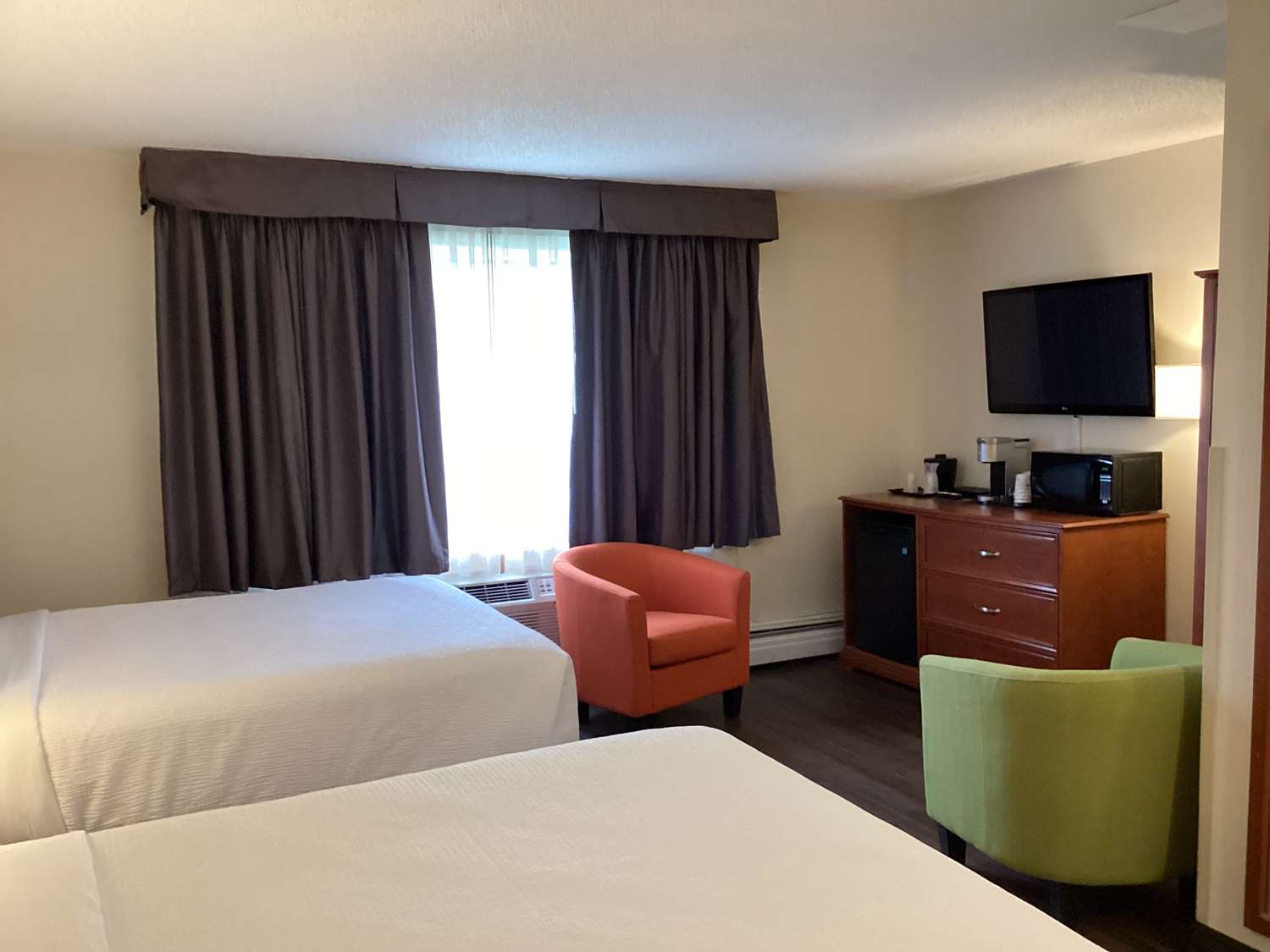 غرفة بسريرين كوين يُسمح فيها بالحيوانات الأليفة، Best Western Glengarry Hotel 2/3
