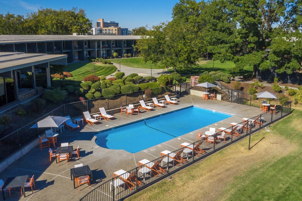 Holiday Inn Richland on the River, an IHG Hotel 62/68