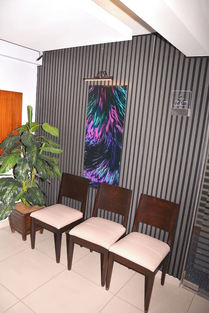 ASRIN BUSINESS HOTEL 54/73