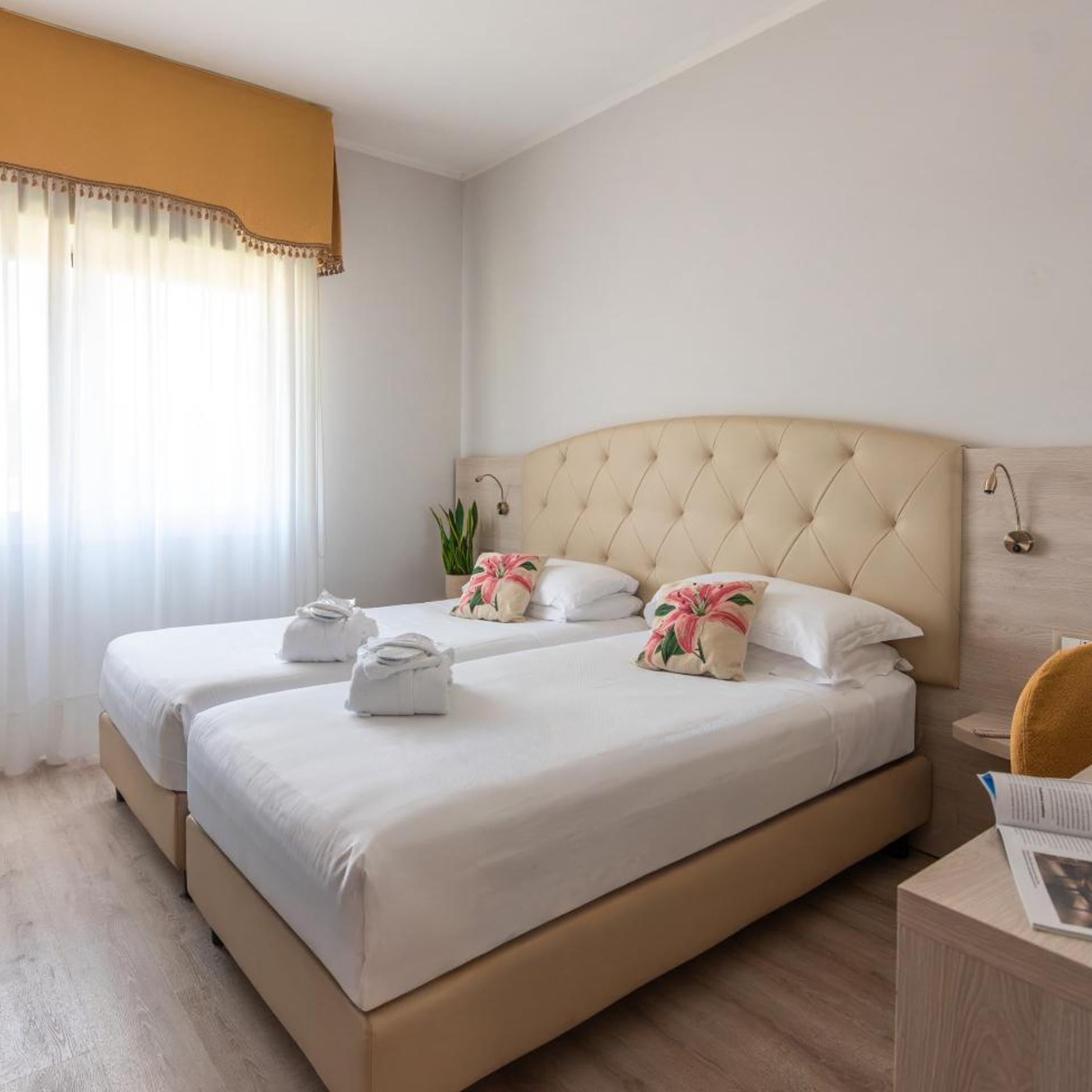 SUPERIOR, TWIN BEDS