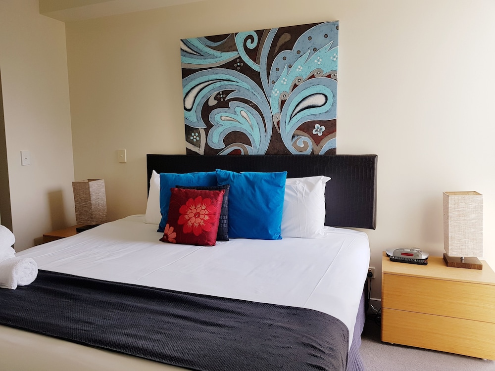 Blue C Coolangatta 25/77