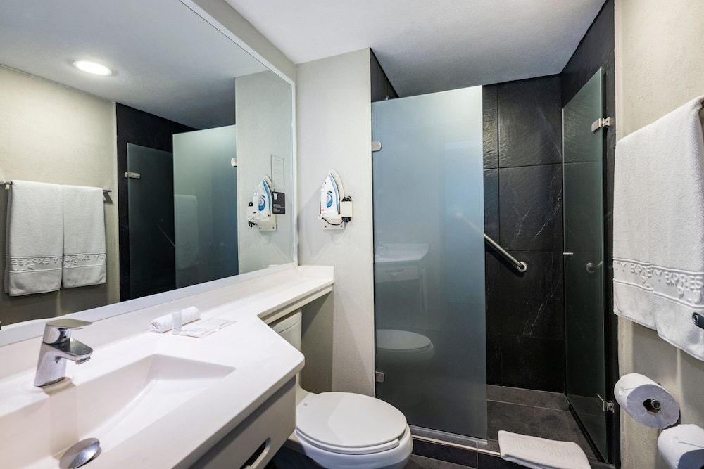 City Express Plus by Marriott Cali Colombia 65/66