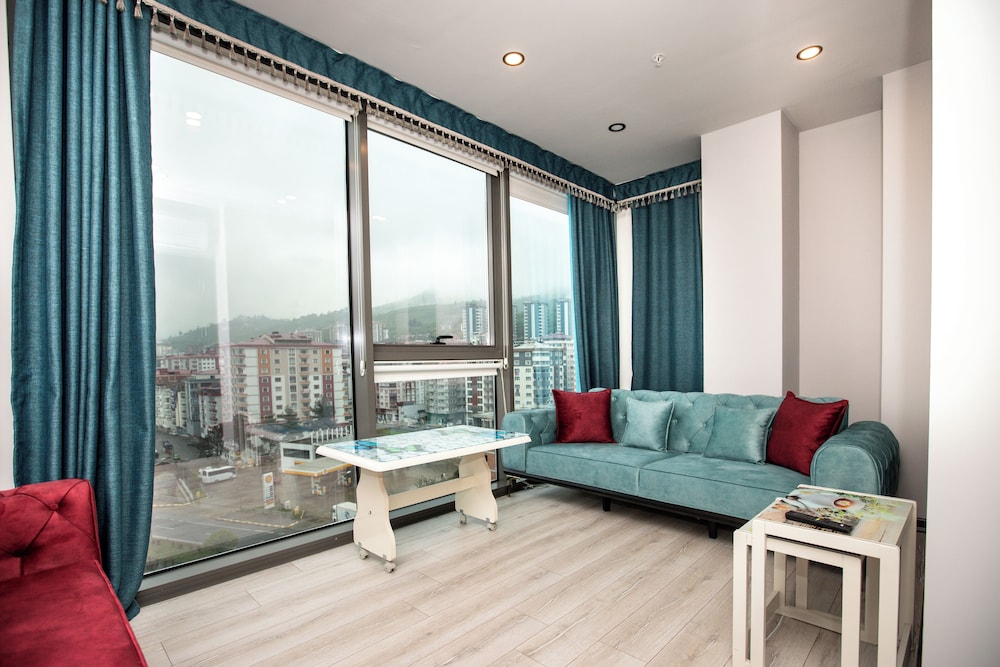 Marina Green Suite Hotel 29/41