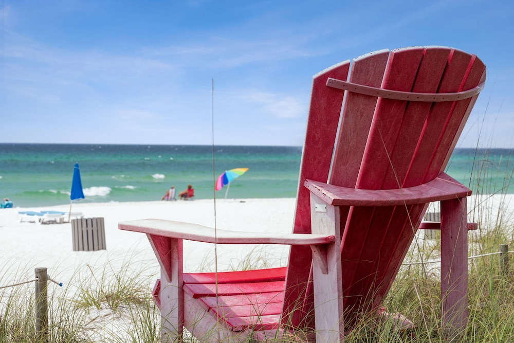 Beachcomber By The Sea 46/50