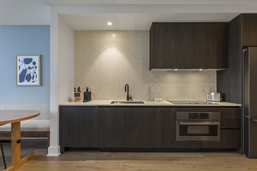 Austin Condo Hotel 5/49
