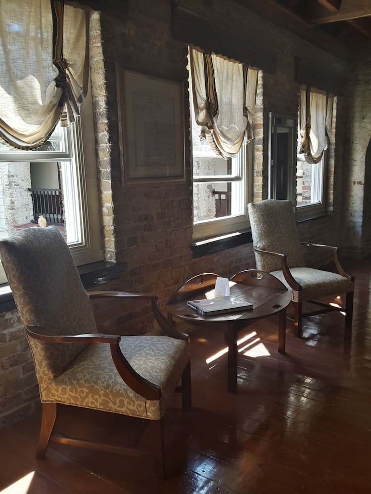 Copper and Lumber Store Hotel Boutique 39/65
