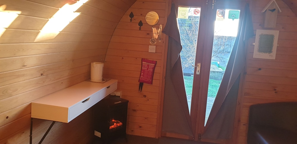 The Little Hide - Grown Up Glamping 24/50