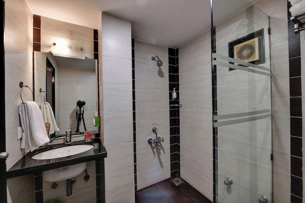 Click Hotel Yuvraj 46/46