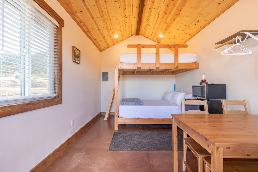 Gooseberry Lodges 33/79