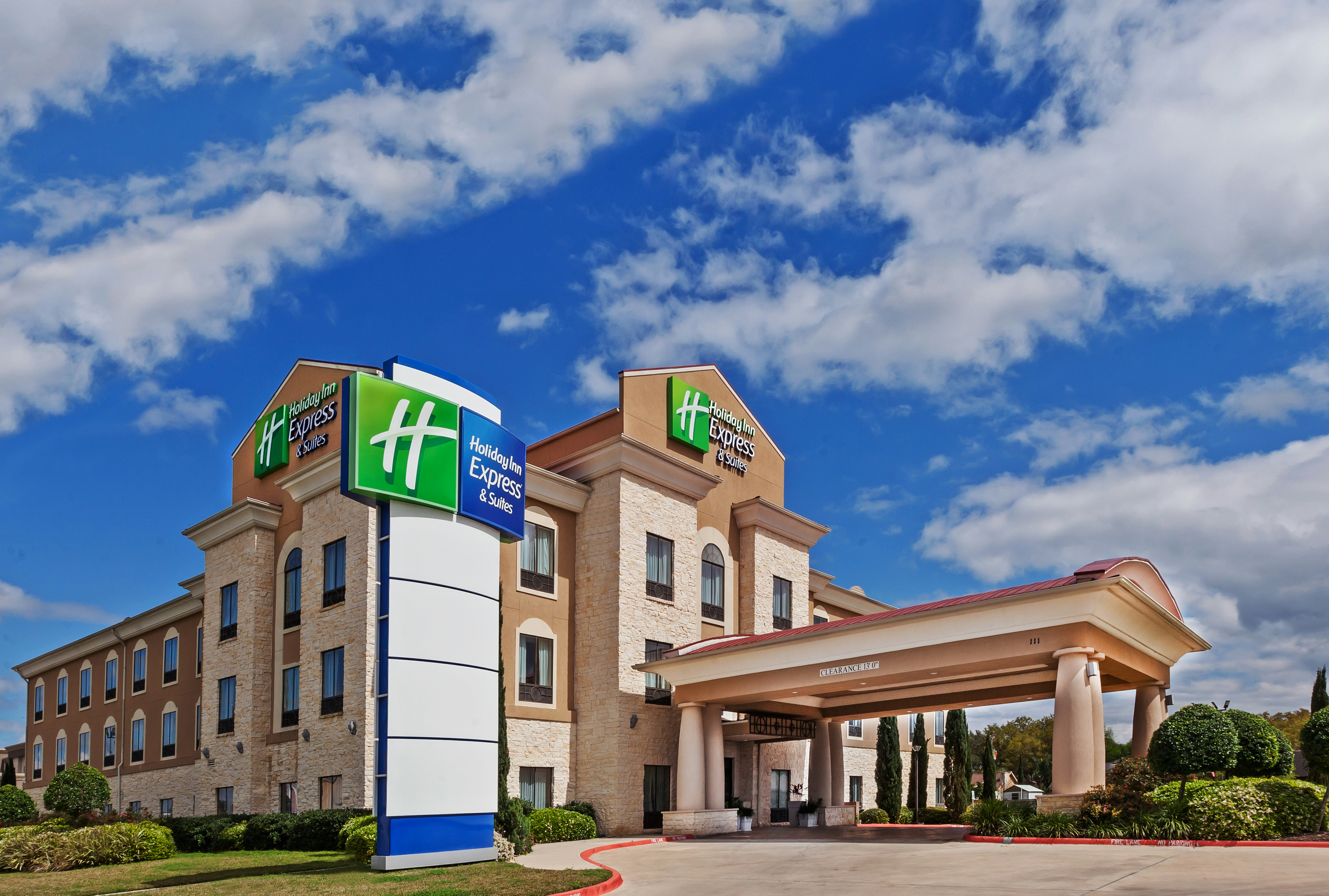 Holiday Inn Express Hotel & Suites Victoria 4/52
