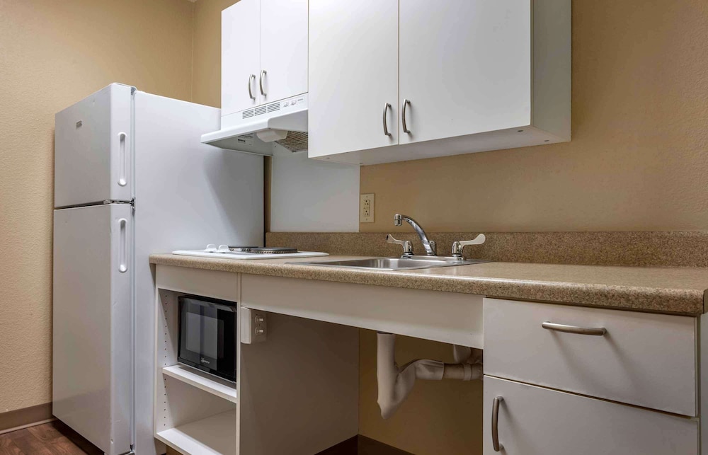 Extended Stay America Pittsburgh - West Mifflin 30/35