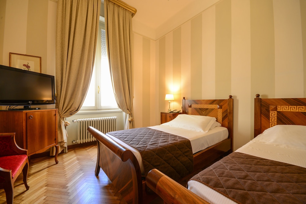 Vittoria Hotel 31/75