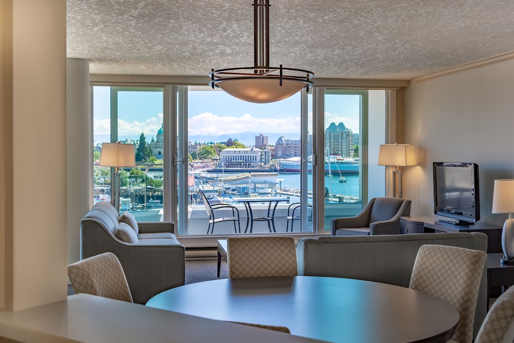 Victoria Regent Waterfront Hotel & Suites 62/86