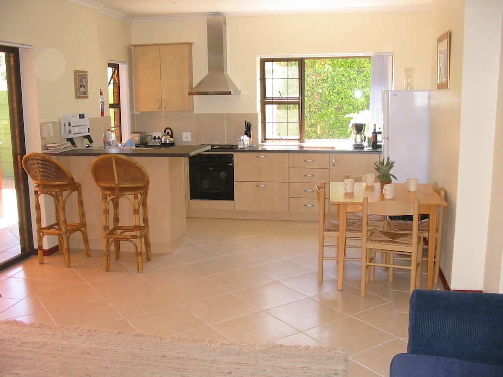 Ascot Gardens Self Catering 16/20