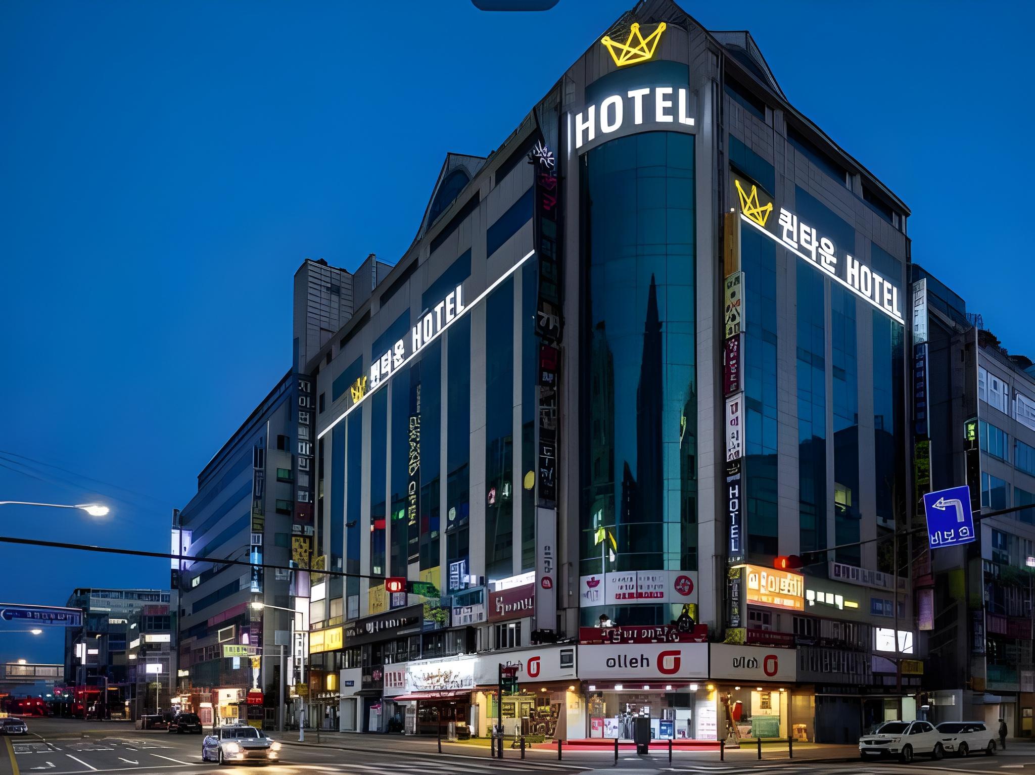 Queen Town Hotel 3/33