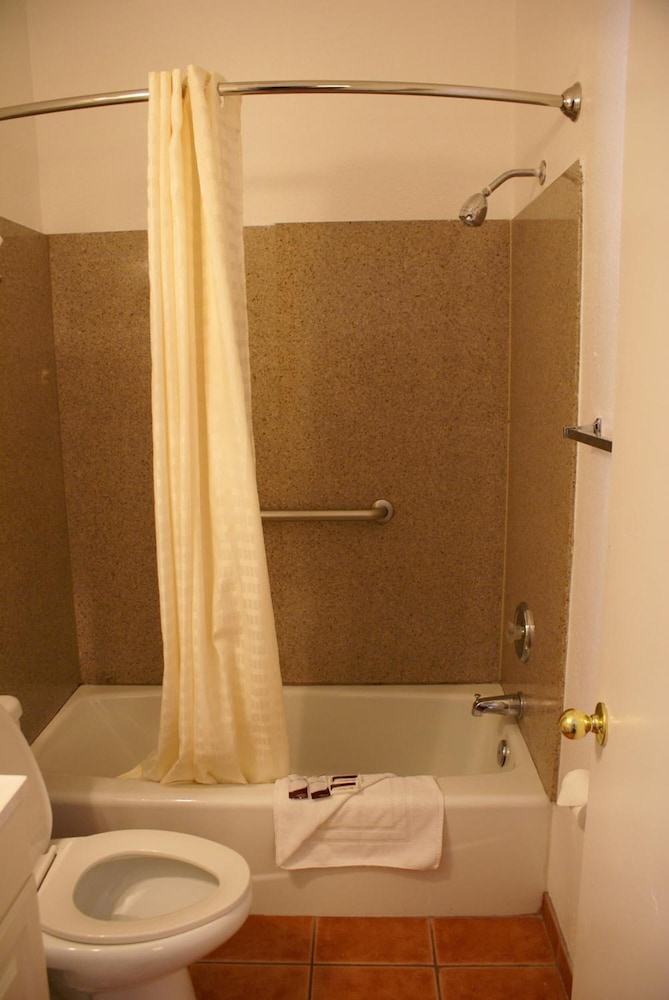 Harborview Inn Suites San Diego Harbor 32/40