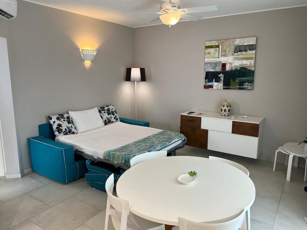 Tracadero Beach Resort 38/77