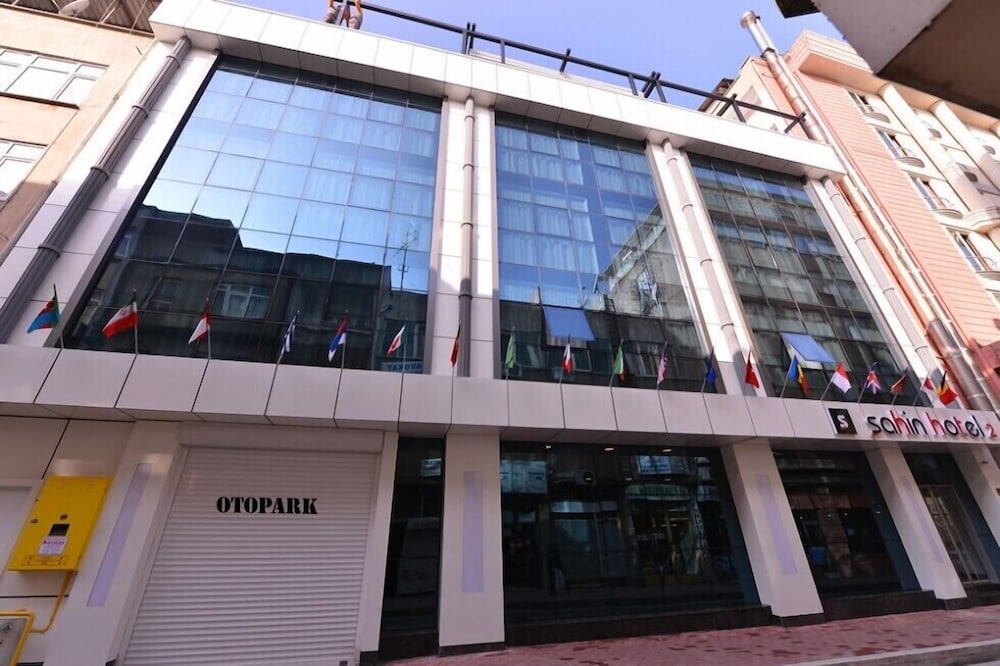 Sahin Hotel 2 1/36
