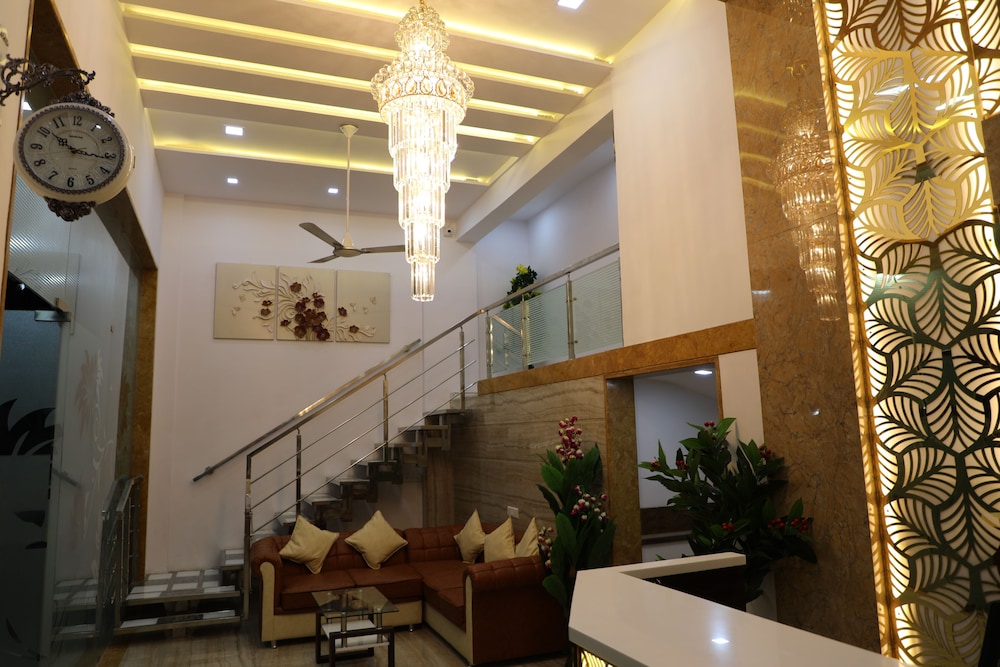 Hotel Pearl 8/50
