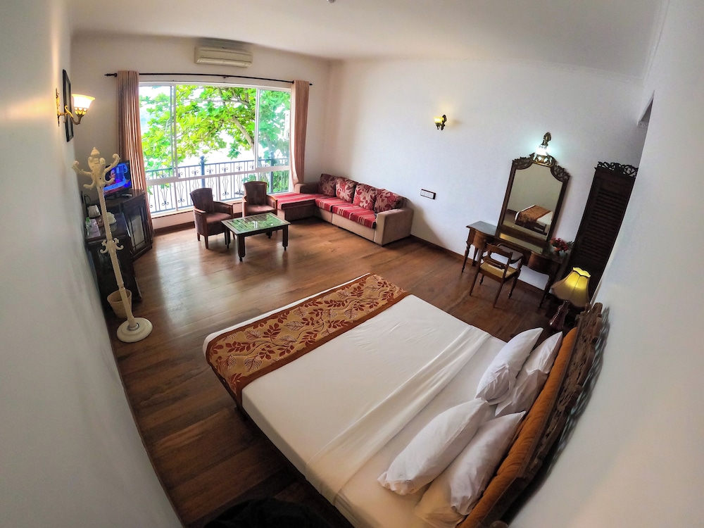 Centauria Lake Resort 13/50