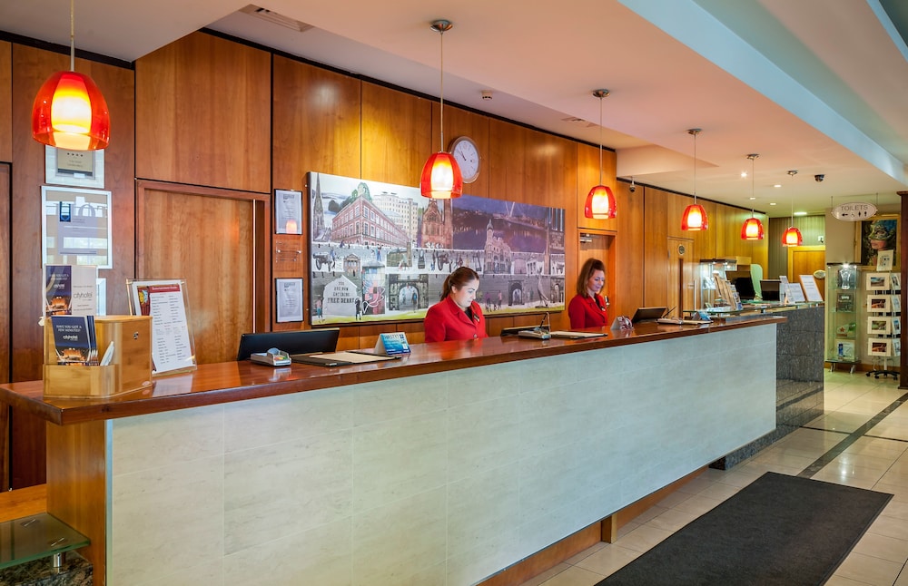 City Hotel Derry 2/68