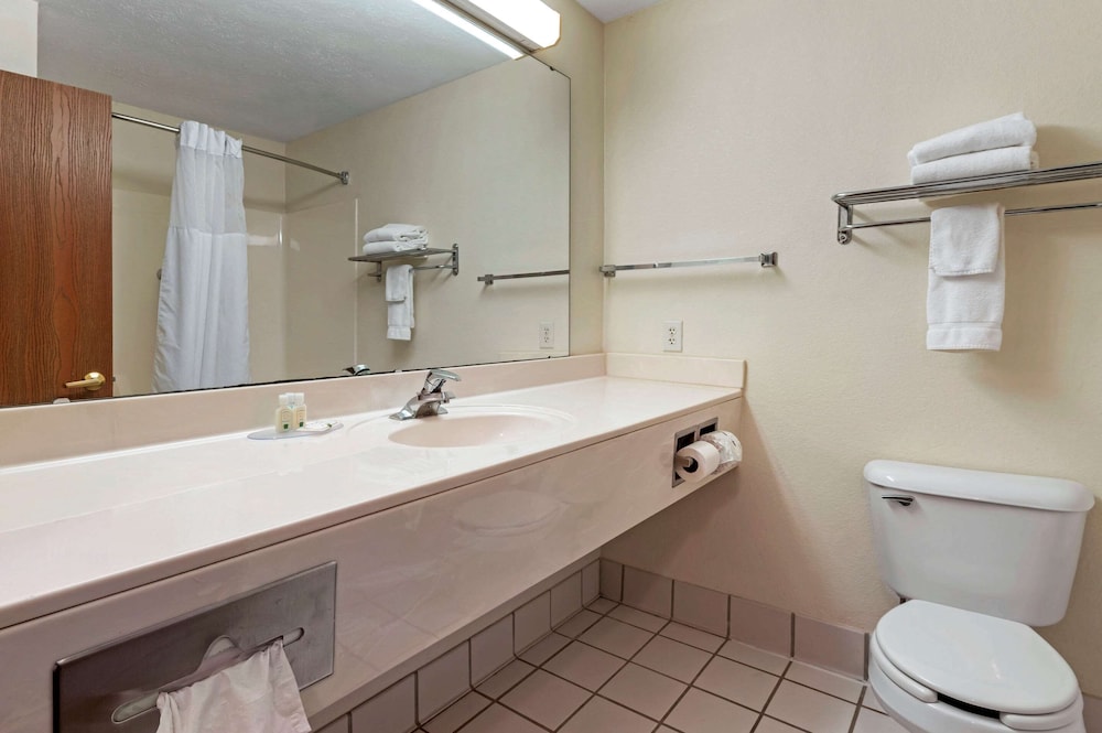 SureStay by Best Western Obetz Rickenbacker Airport 40/45