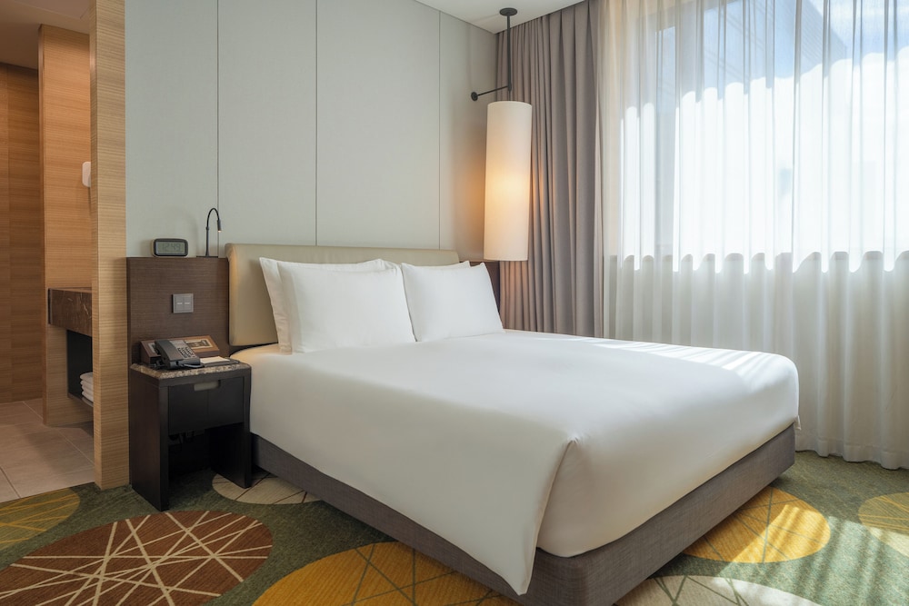 DELUXE, DOUBLE BED