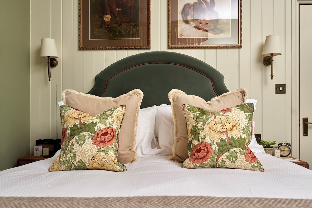 The Lion Inn 28/50