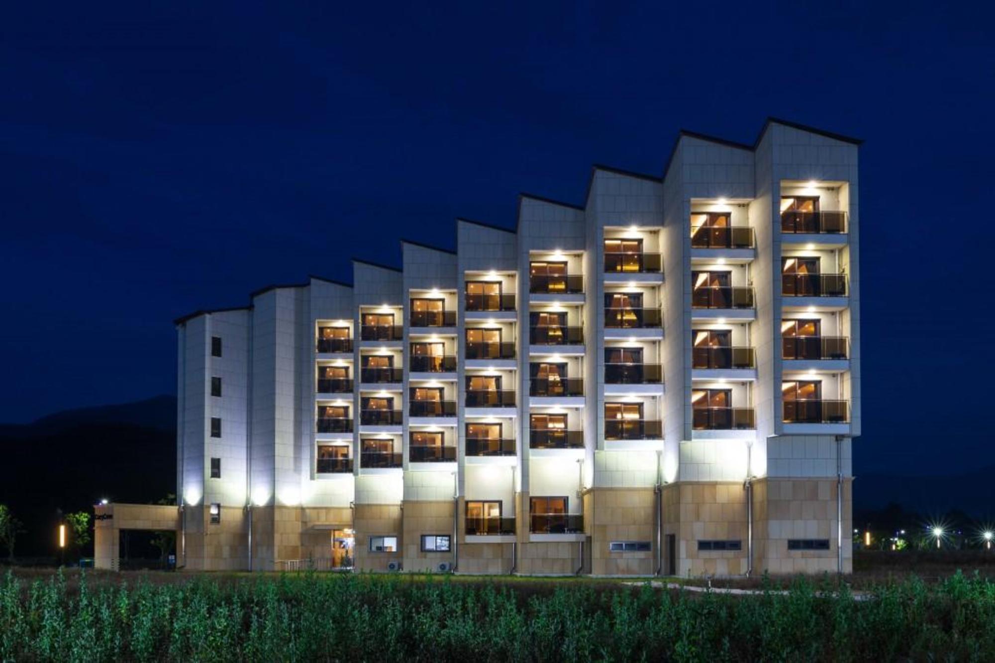 CozyCove Boutique Hotel 2/32