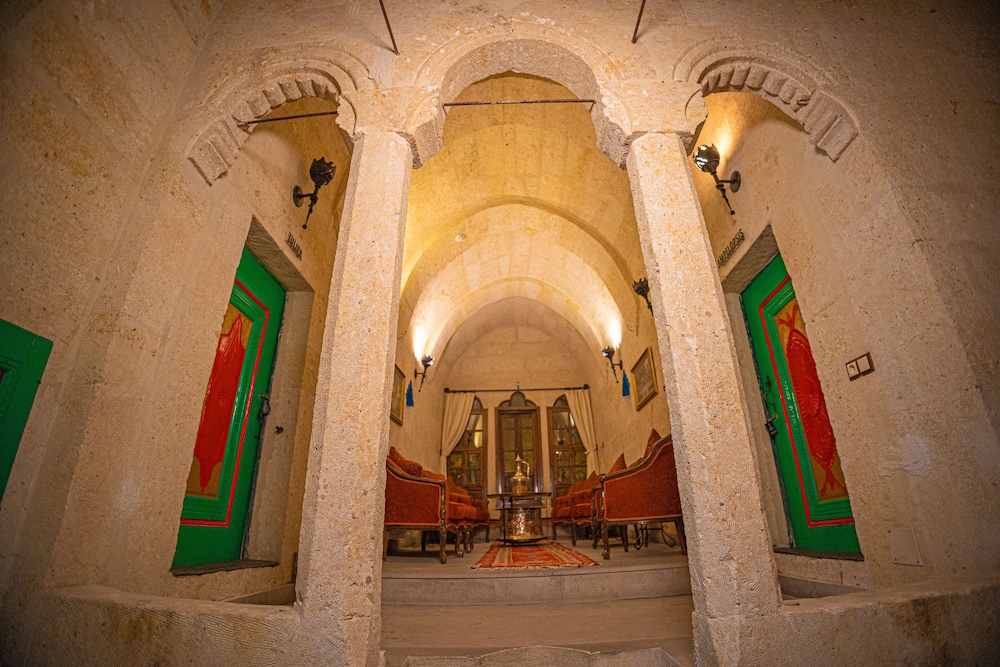Pietra Cave Suites 3/49