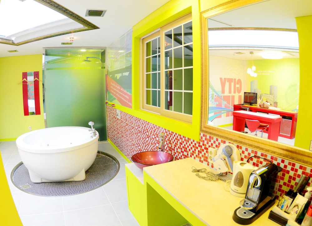 Sugar Hotel 40/50