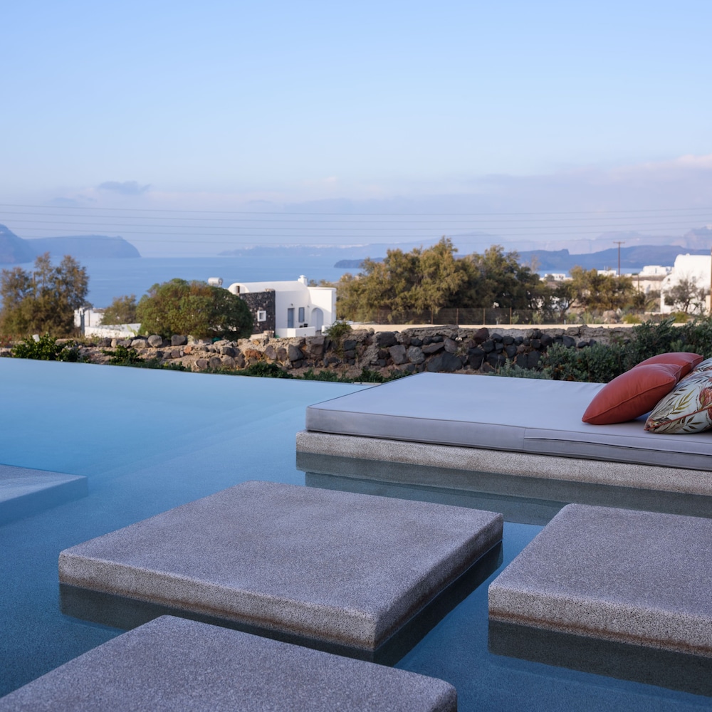 Potnia Theron Suites 53/79