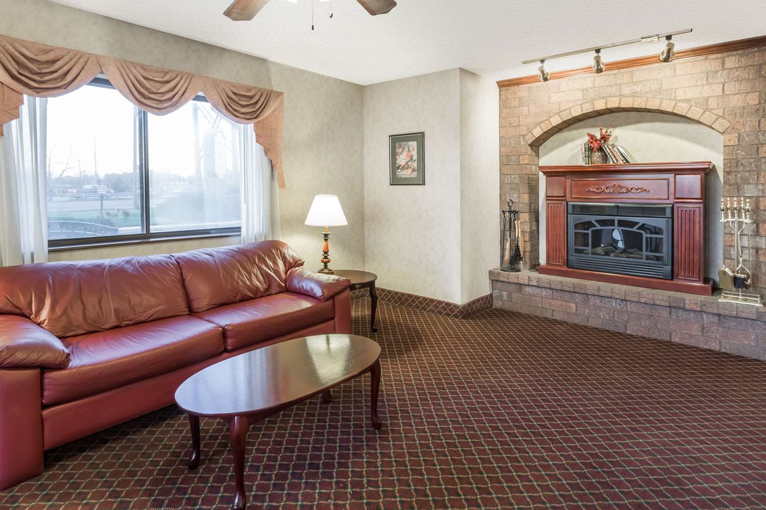 Super 8 by Wyndham Woodstock 14/19