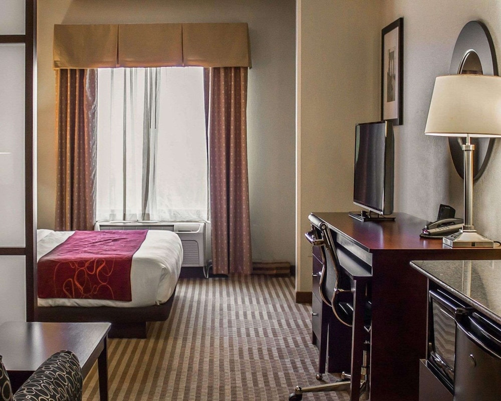 Comfort Suites Columbus East Broad 24/48