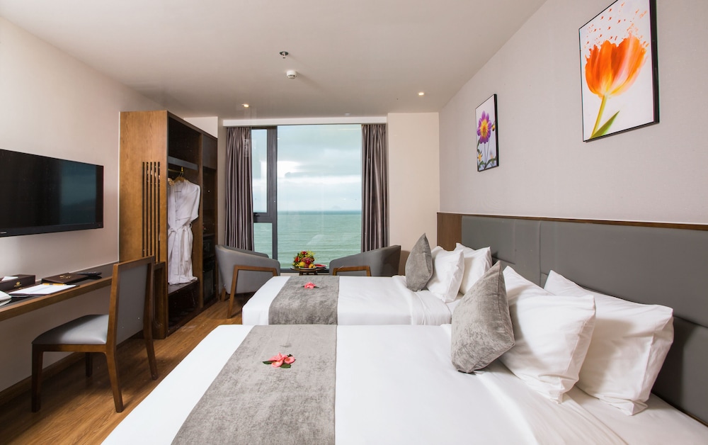 DELUXE, OCEAN VIEW