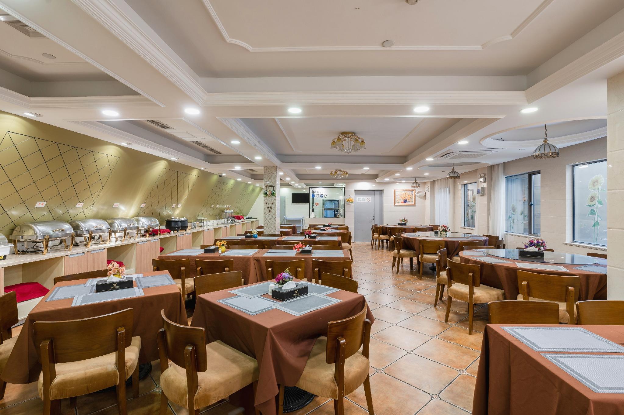 Vienna International Hotel (Shanghai Waigaoqiao Free Trade Zone Yanggao North Road) 24/28