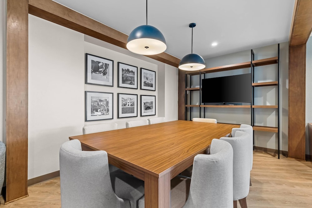 Everhome Suites Temecula 39/49