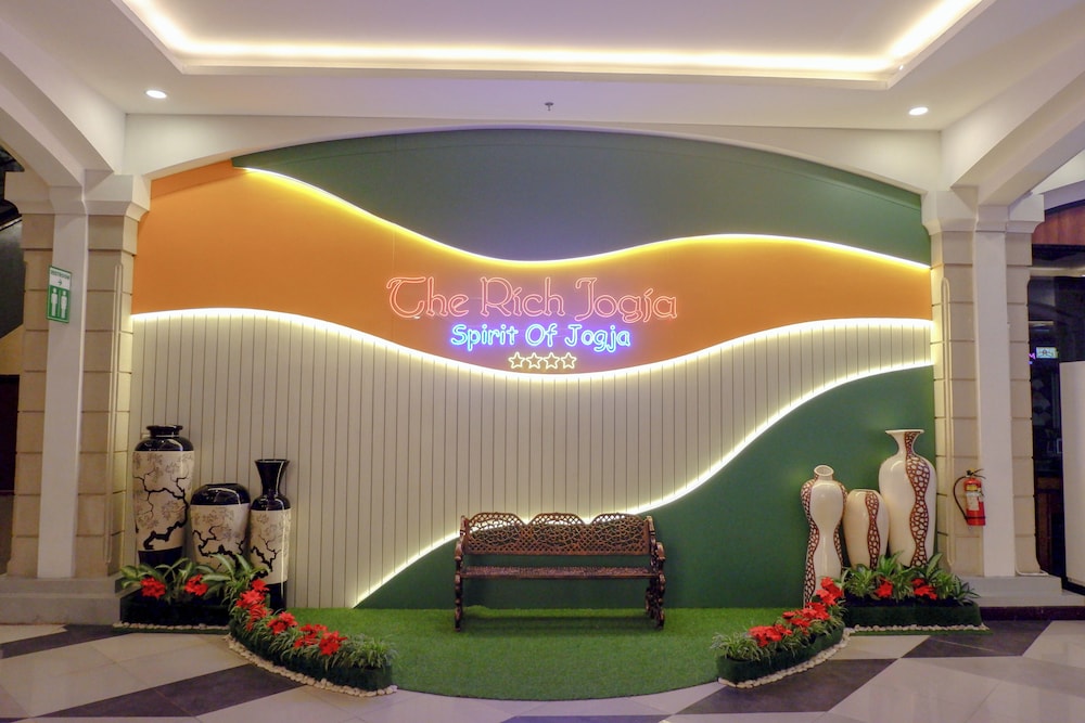 The Rich Jogja Hotel 78/81