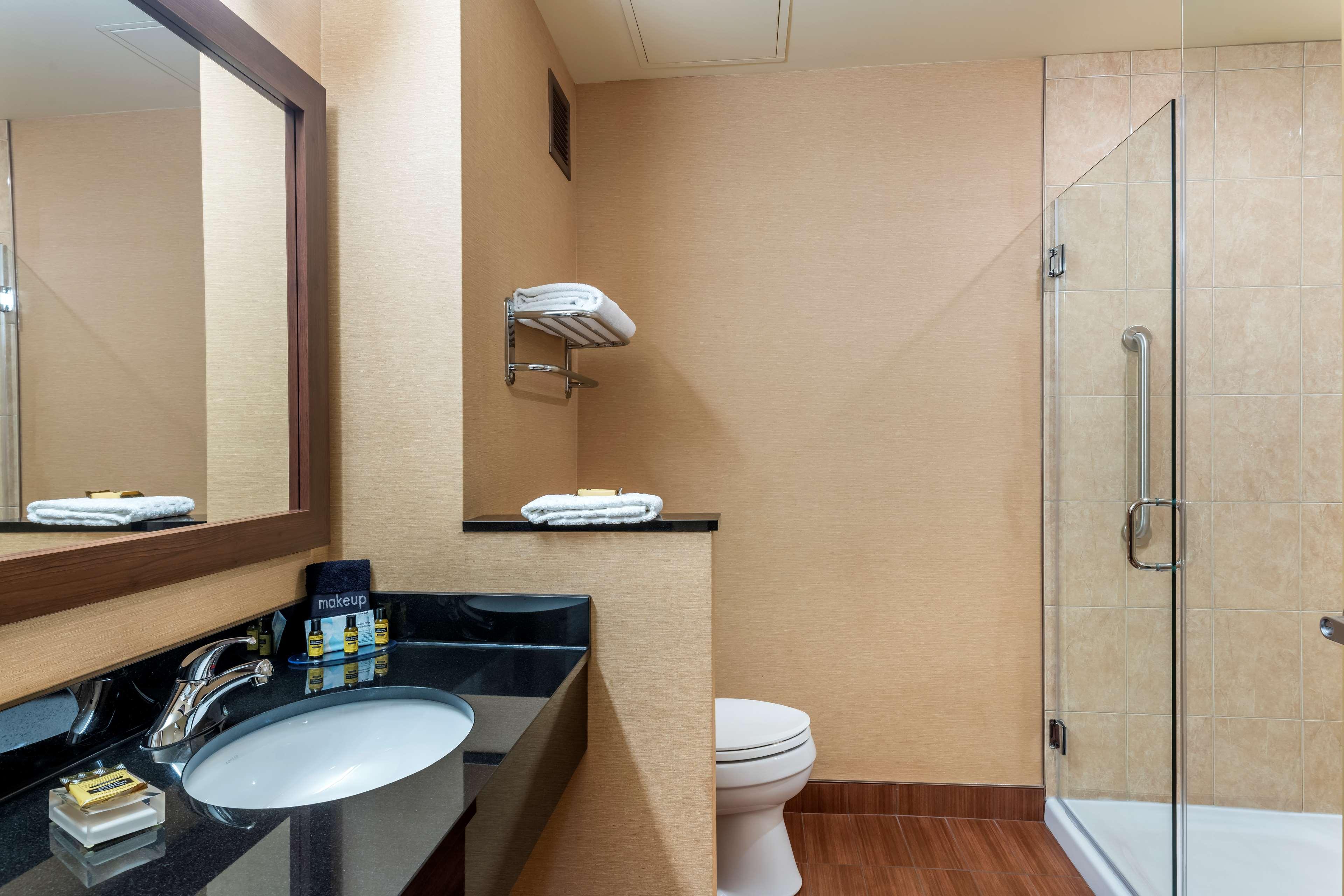 جناح بسرير كينج، Best Western Plus Bathurst Hotel Suites 4/5