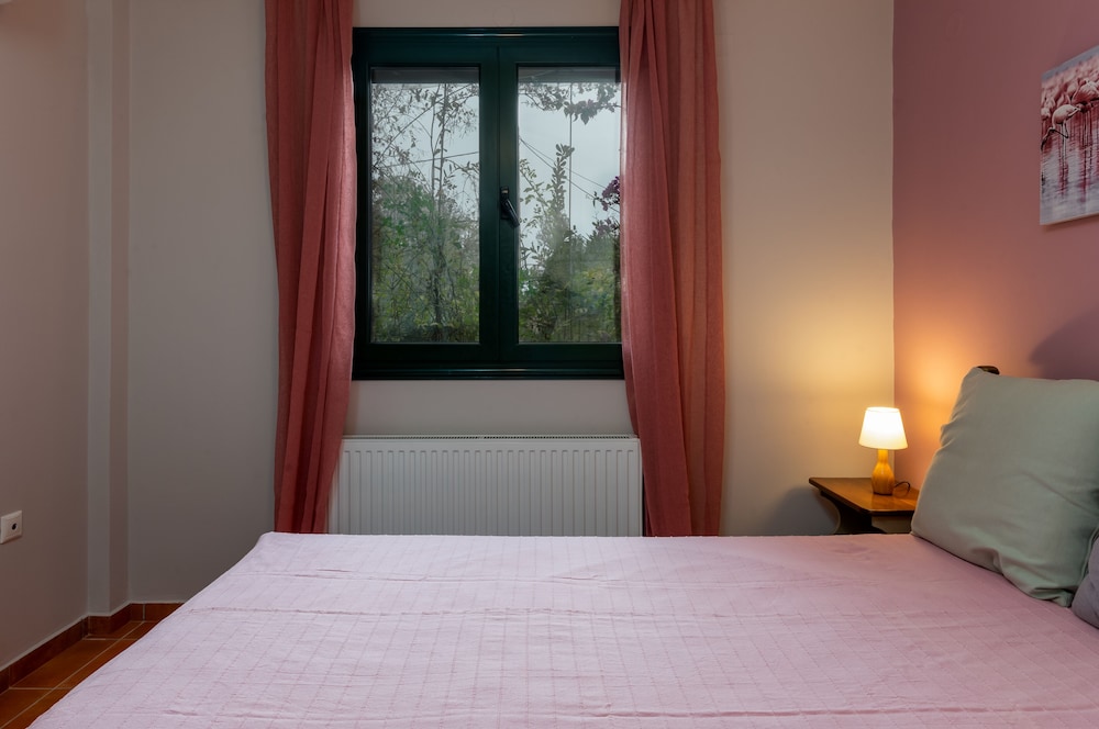 Koxyli Village Studios &amp; Apartments 13/50