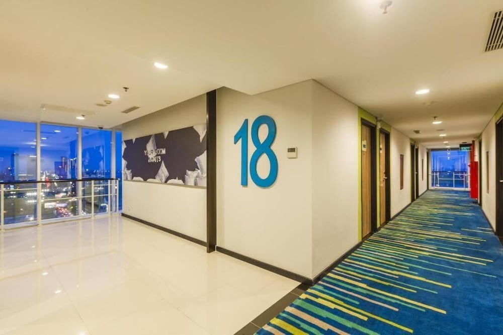 Deka Hotel Surabaya HR Muhammad 25/50