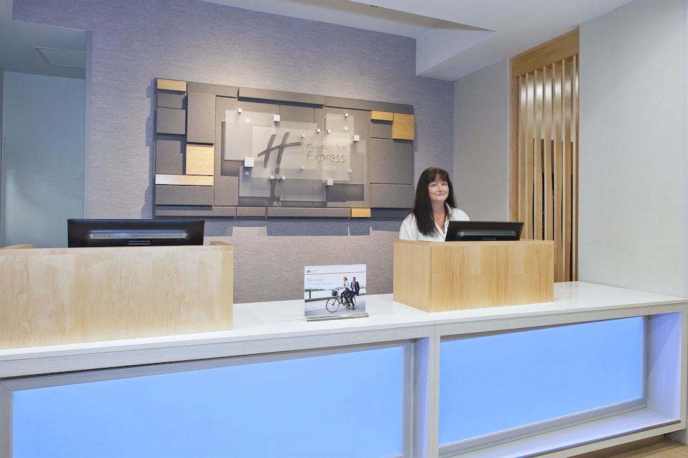 Holiday Inn Express Hotel Suites Niles 10/51