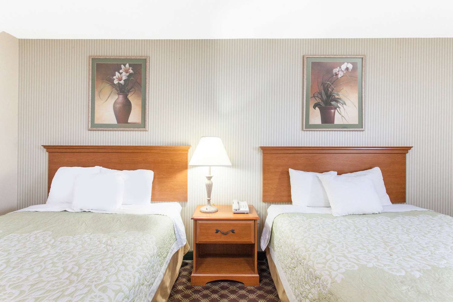 Days Inn & Suites by Wyndham Seaford 12/26