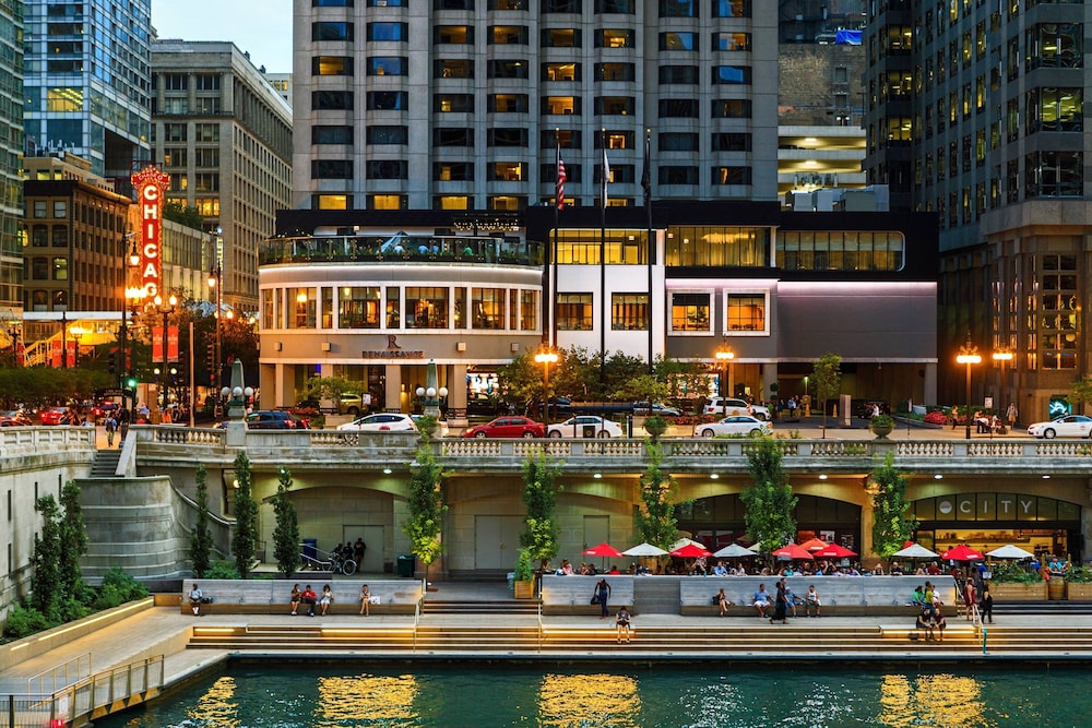 Renaissance Chicago Downtown 1/80