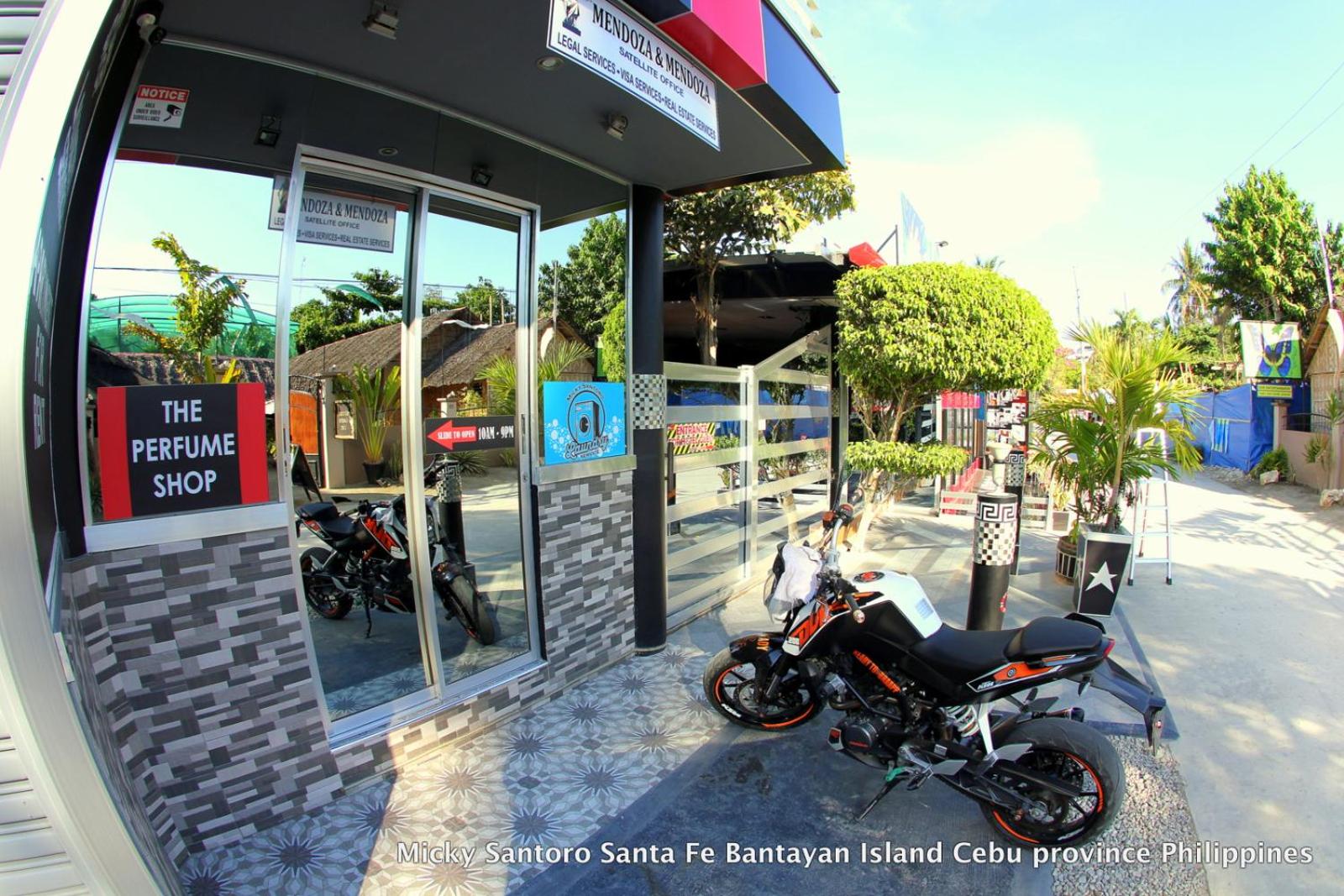 Micky Santoro Hotel & Restaurant 38/50