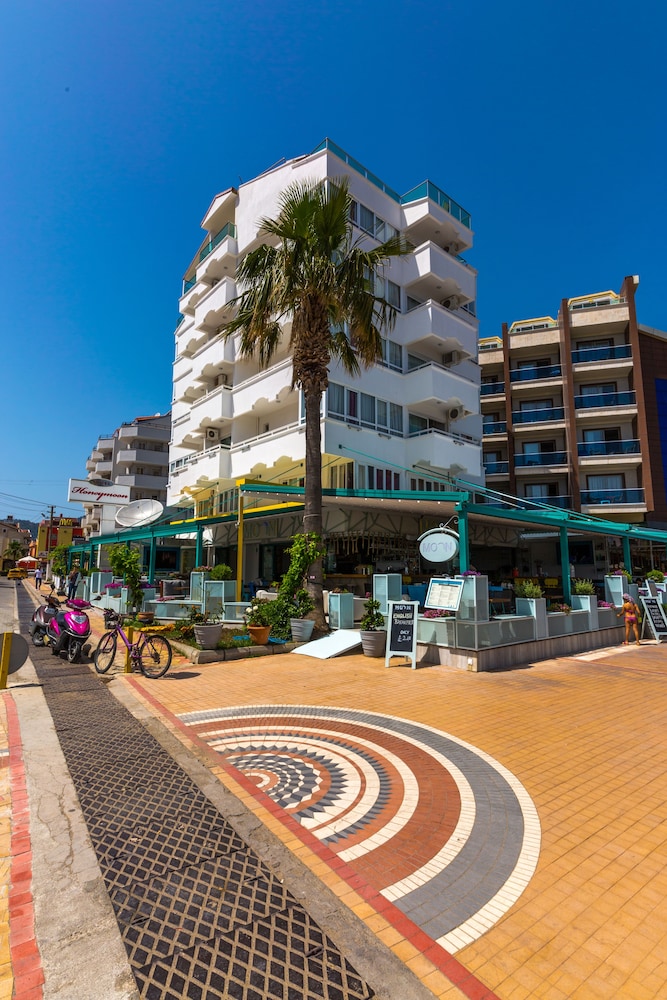 Honeymoon Hotel 20/30