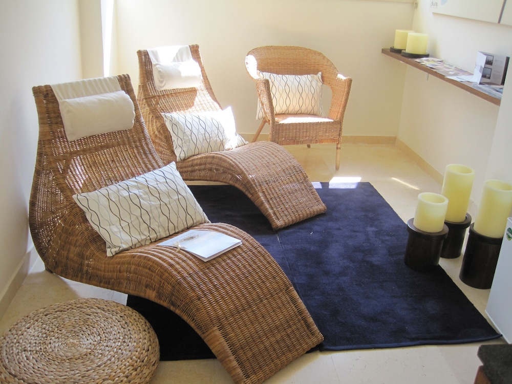 E Hotel Spa Resort 40/61