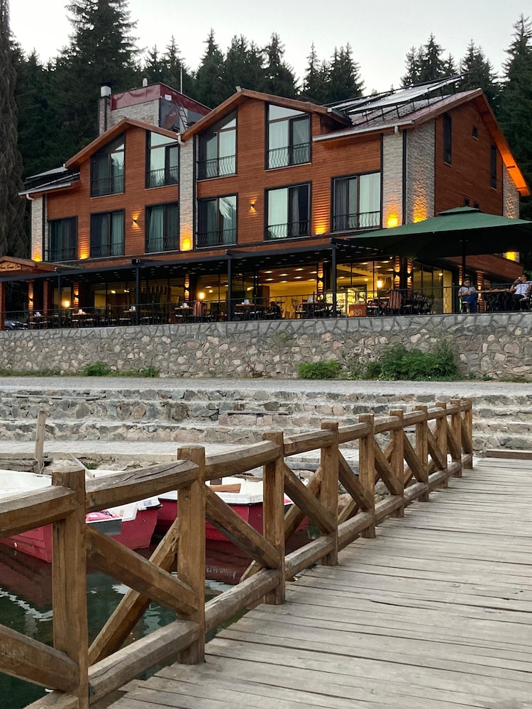 Savsat Karagol Hotel 1/16