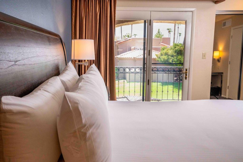 Valley, Villa, King Bed, Two Story